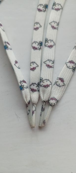 милі шнурки з хелоу кітті