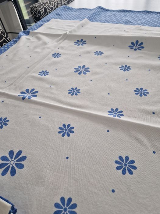 Toalha de mesa e guardanapos