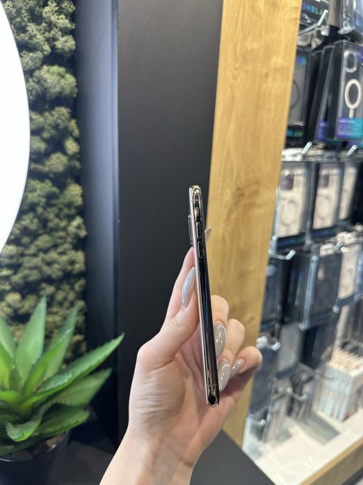 Used iPhone XS 64 gb (Gold)