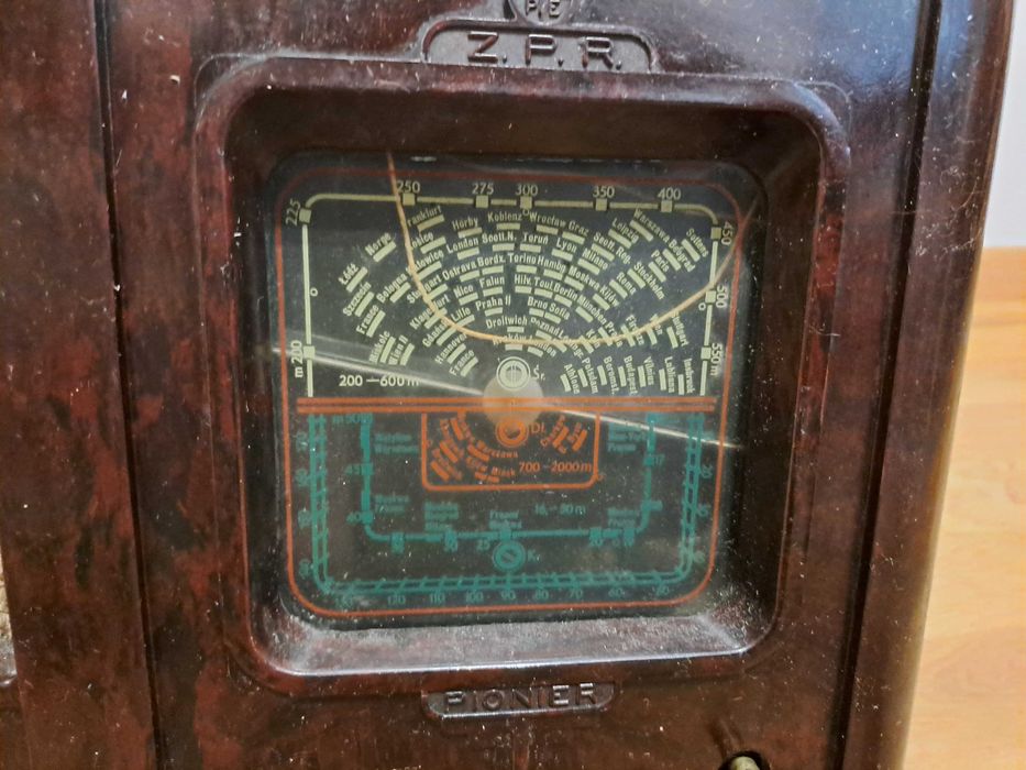 Radio PIONIER 48 nr. seryjny 003777 z 1948 roku
