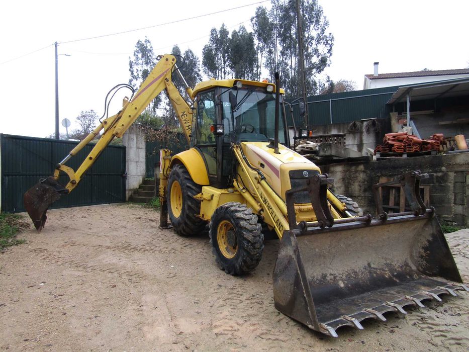 Retroescavadora - NEW HOLLAND LB95