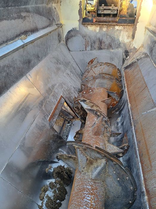 Wóz paszowy Sgariboldi MAV 2213 Plus 4WS Paszowóz