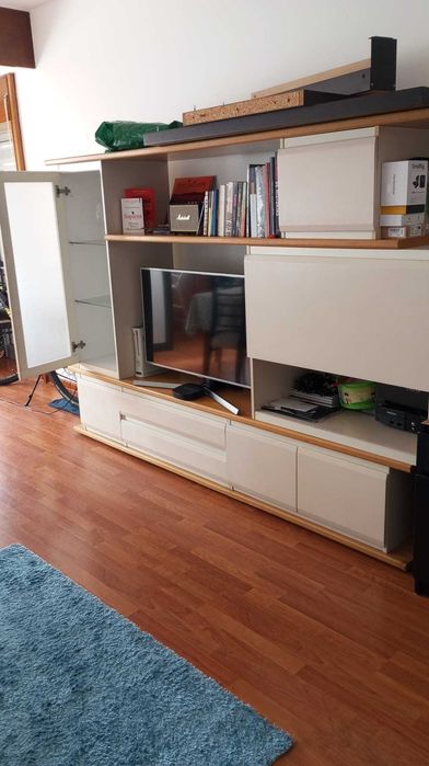 Estante e Móvel de TV com Bar Integrado Preço Negociável!