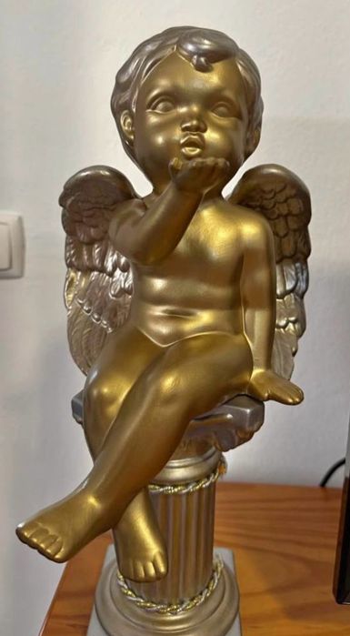 Anjo dourado e prateado