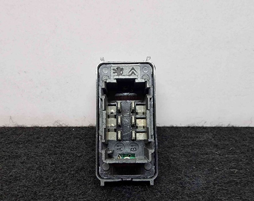 Comando / Botão / Interruptor Vidros Frente Direito 96657927ZD - CITROËN C3 II