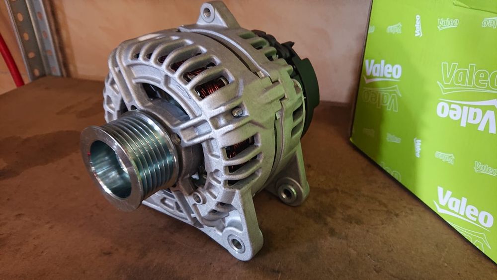 Alternator oraz koło pasowe renault