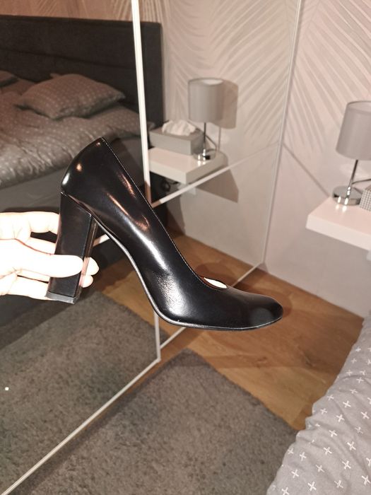 Buty ze skóry naturalnej na obcasie