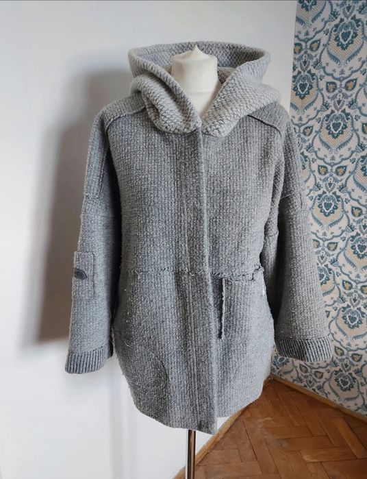 Wełna 50% Szary wełniany płaszcz z kapturem LOKA oversize