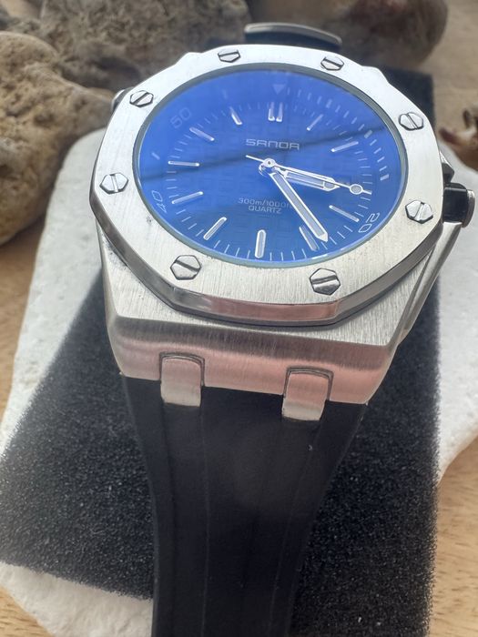 Стильний чоловічий годинник