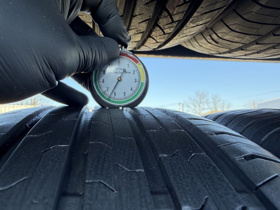 Шини б/у 215/55 R17 Continental 4шт