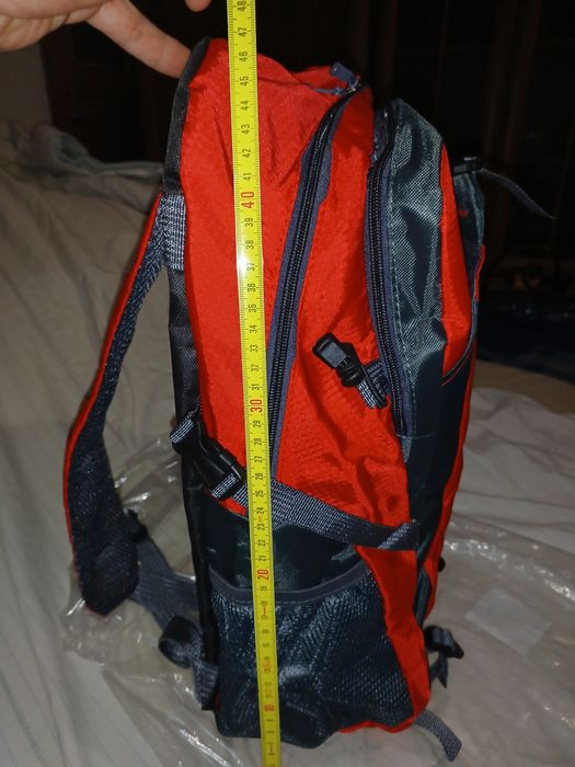 Новий рюкзак універсальний чорний/червоний