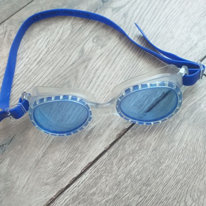Очки для плавания