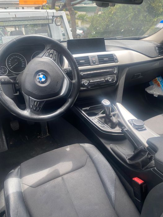 Vendo bmw 320d batida