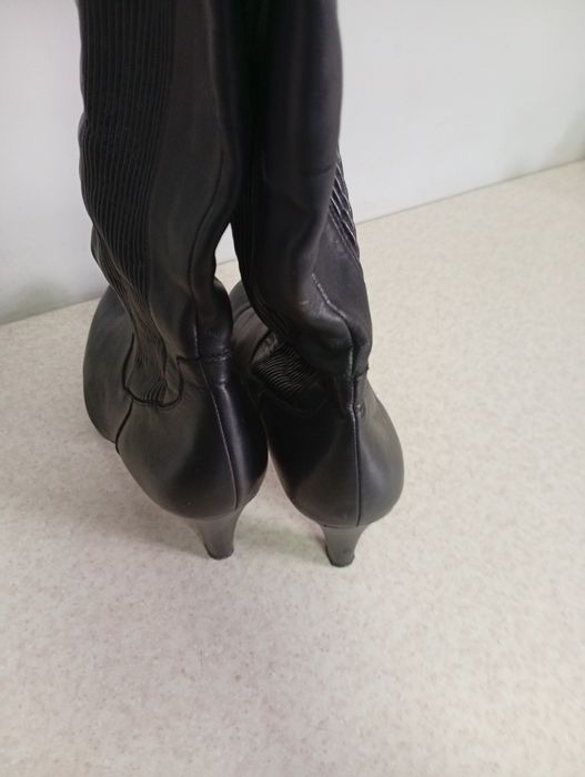 Сапоги женские кожаные.