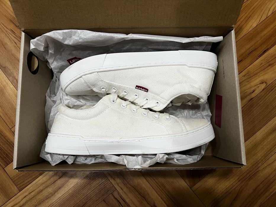 Levi’s Malibu 2.0 Off-White