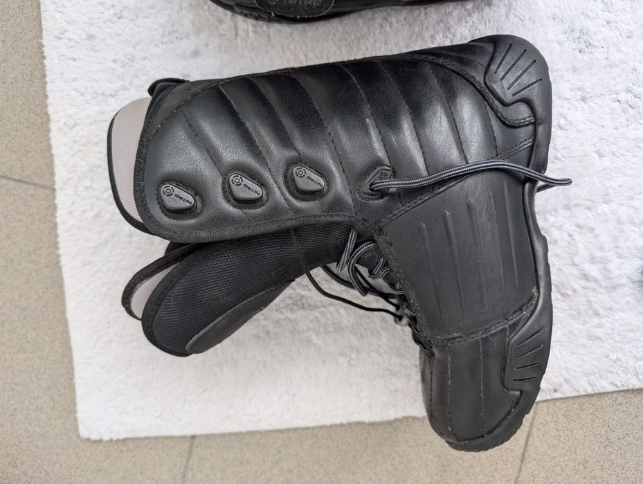 Взуття для борда