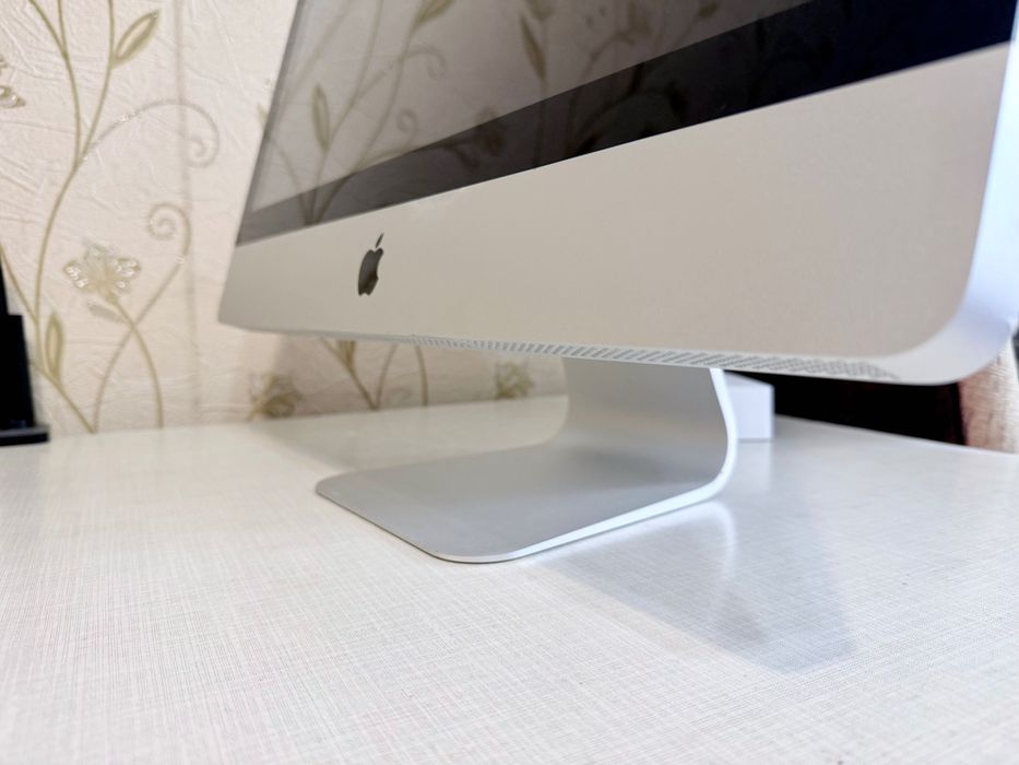 iMac 21.5 Mid 2010 SSD 240GB Intel i3 гарний стан macOS Monterey