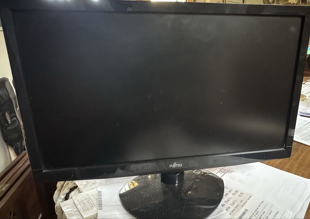 Monitor- LCD Fujitsu