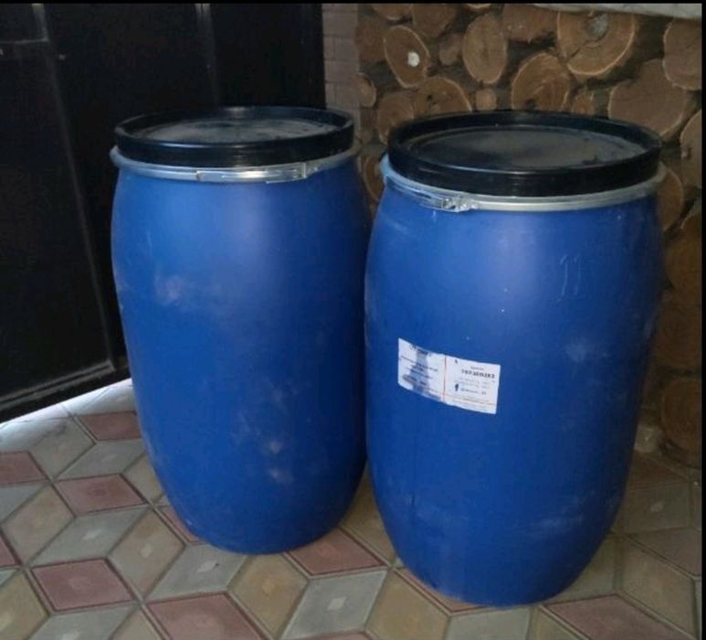 Продам пластиковые бочки .