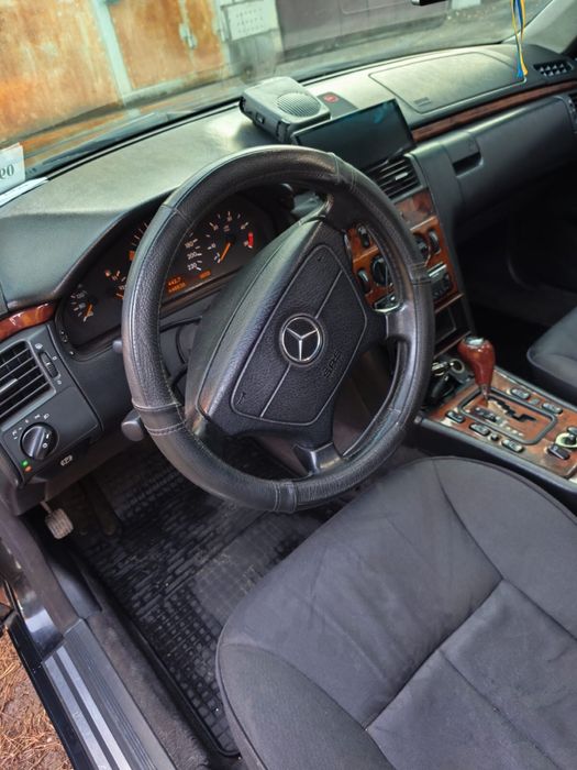 Продам Мерседес 210 D