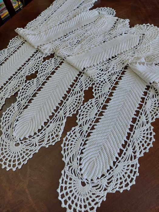 Conjunto 3 centros de mesa feitos à mão em renda, estado impecável!