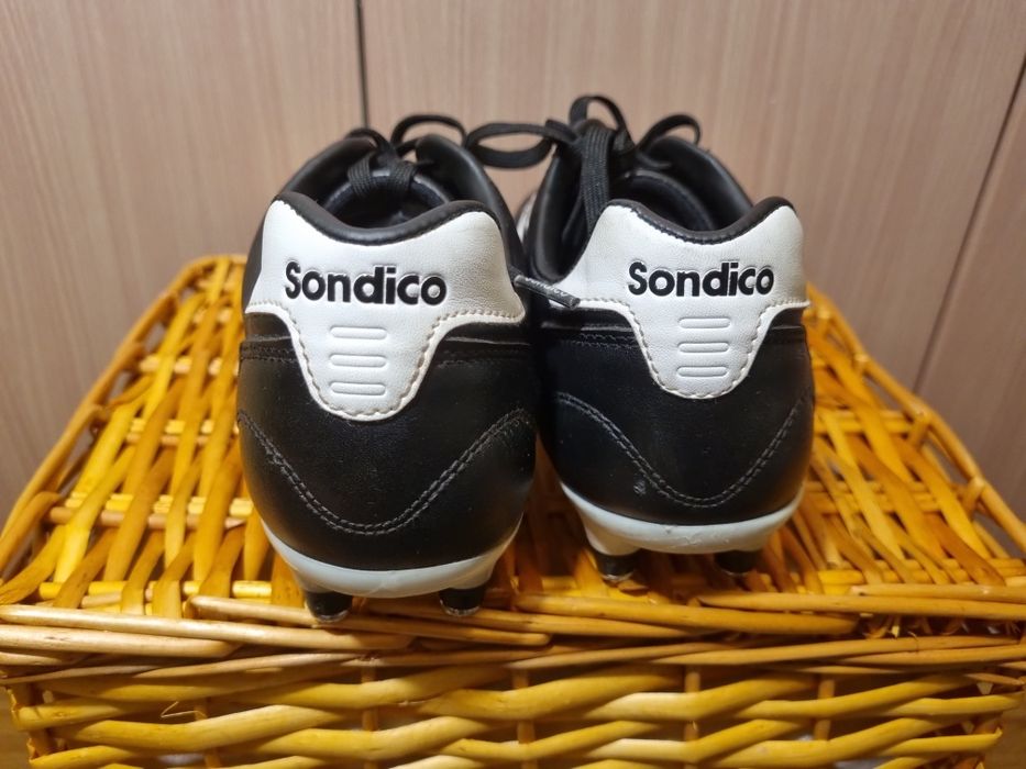 Korki buty piłkarskie 41 jak nowe