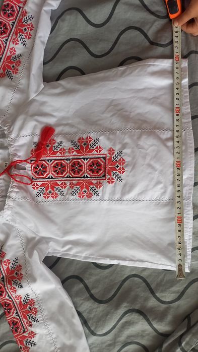 Продам вишиванку для дівчинки  рр 116