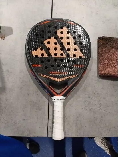 Adidas arrow-hit carbon ctrl