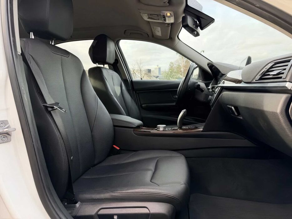 BMW 3 Series      2015