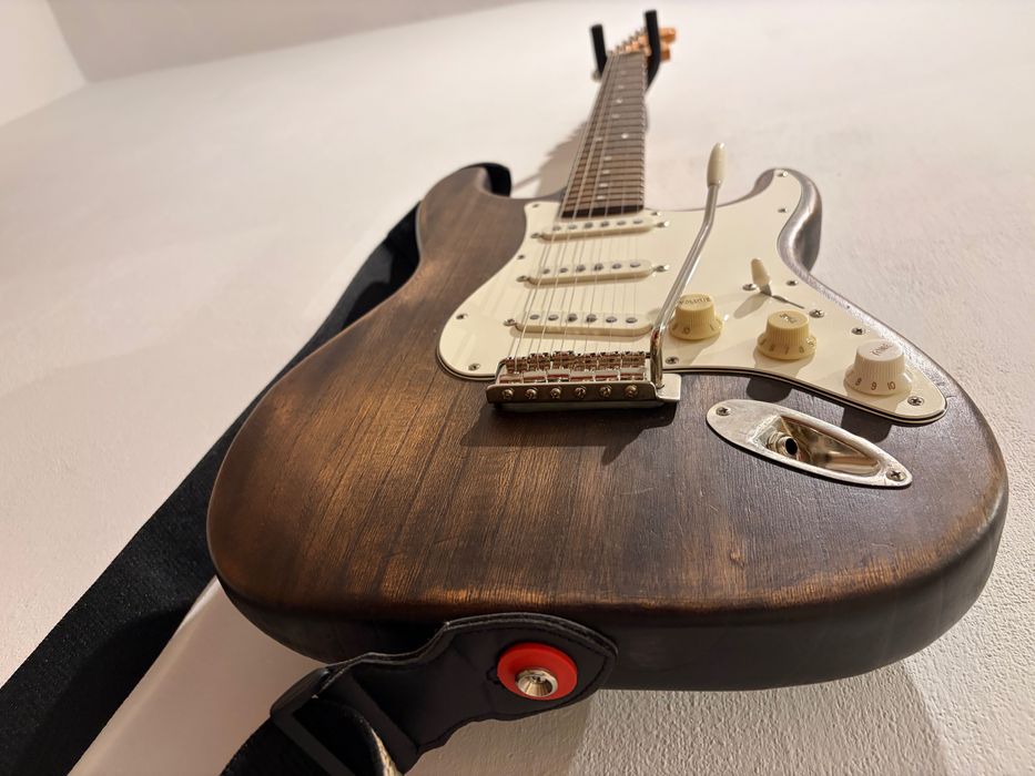 Fender Squier Stratocaster Relic bardzo lekka tylko 2600 g !!!