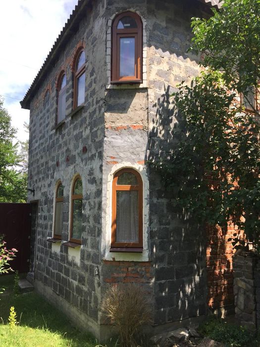 Продам діляку з будинком у Чернієві
