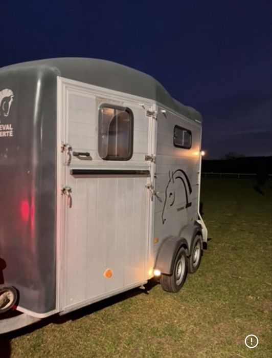 Przyczepa Cheval Liberte Wynajem z kamerką