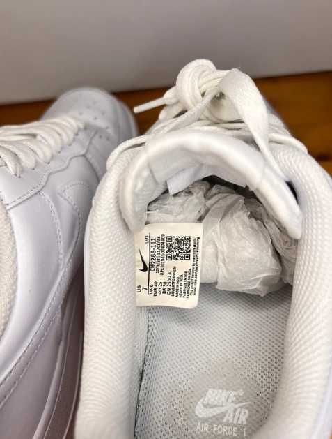 Buty sportowe męskie Nike Air Force 1 07 białe  43