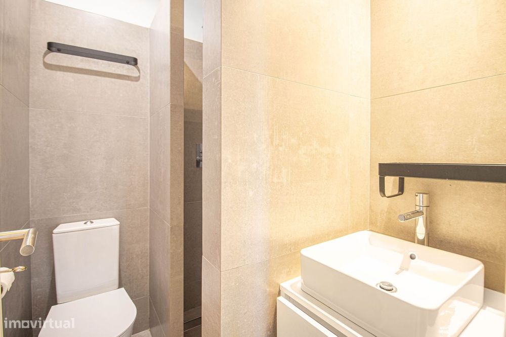 Apartamento T3+1 em Carnaxide