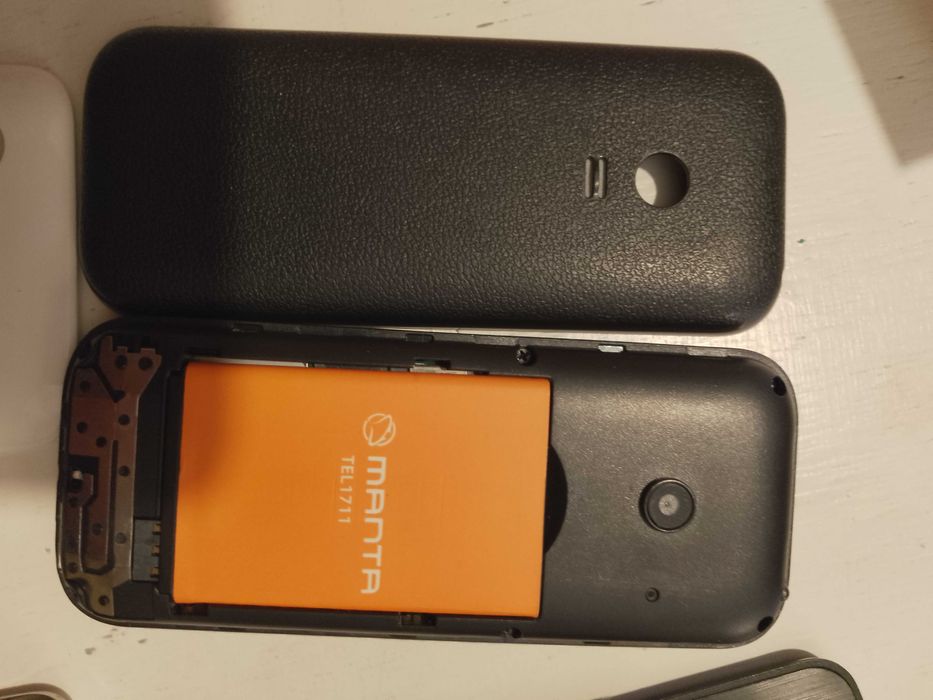 3 stare telefony nokia 6300 Sony Ericsson Spiro w100i walkman i manta