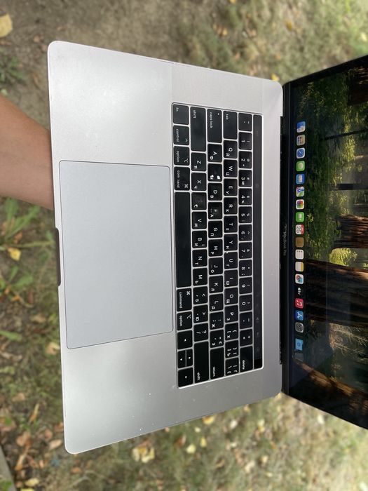 MacBook Pro 15 2018 / i7 / 16GB / Radeon 555X / №33