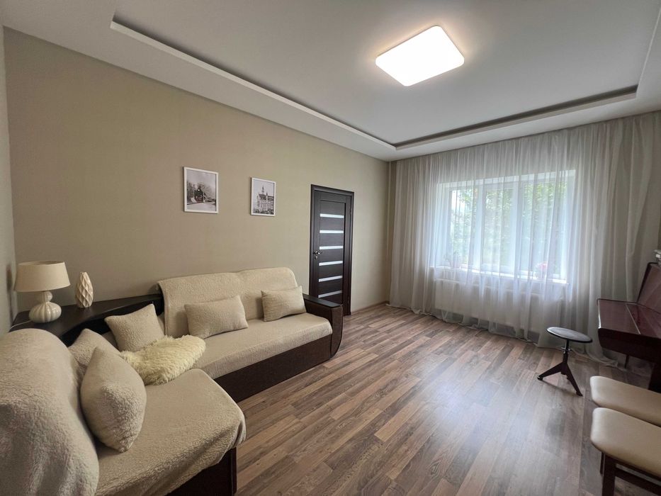 Капітальний будинок в місті Яготин - 5 кімнат, Є ВІДЕООГЛЯД