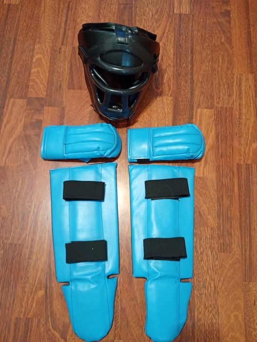 Kask karate  z ochraniaczami