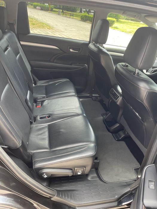 Авто Toyota highlander 2015