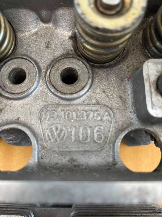 Par de Cabeças de Motor VW Carocha / Pão de Forma – Ref: 113101375A