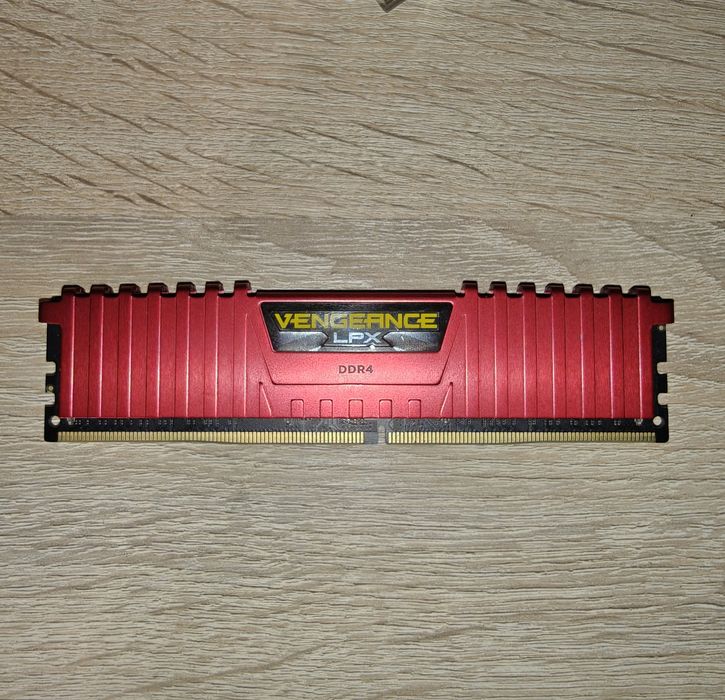 Модуль пам'яті DDR4 8GB 3000Mhz Corsair Vengeance LPX Red