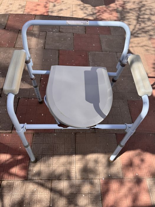 Стілець туалет складний