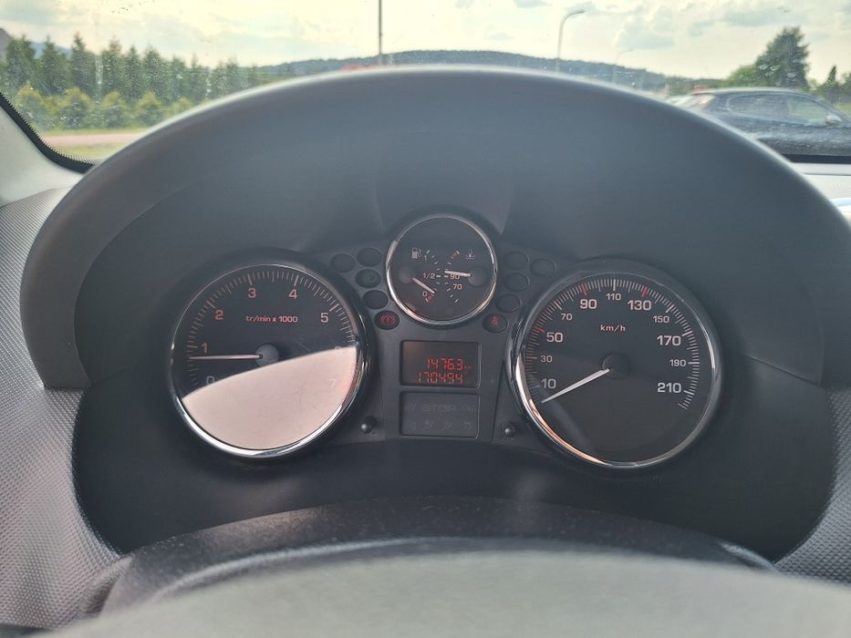 Niebieski Peugeot 206+
