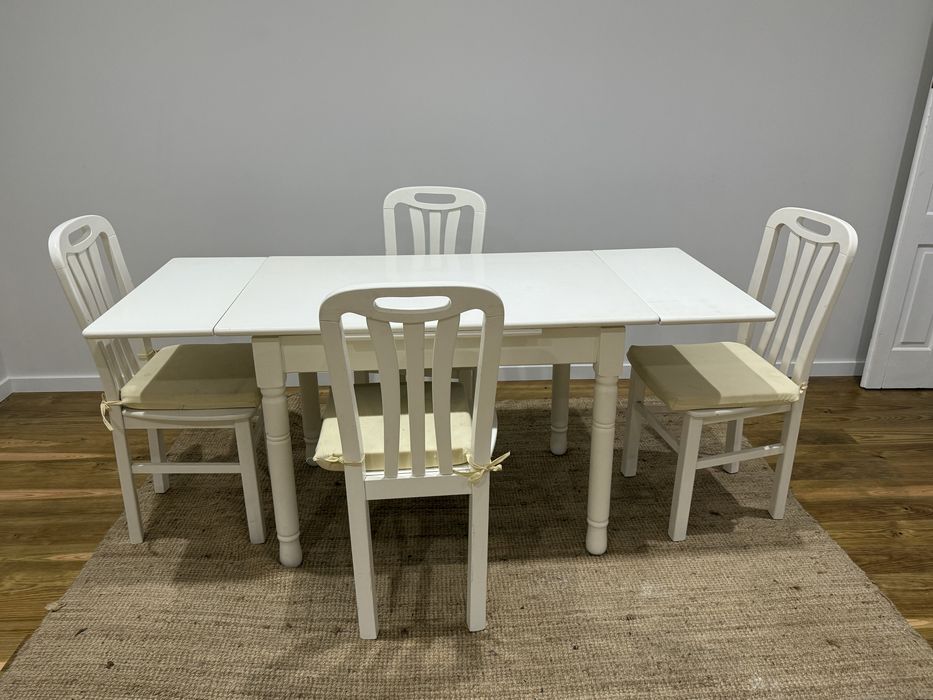 Vendo mesa extensivel até 1.70mts + 4 cadeiras como novas