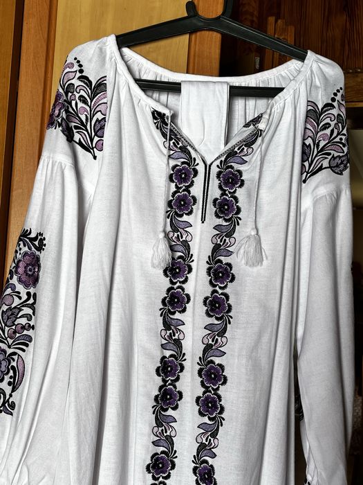 Продам вишиту сукню