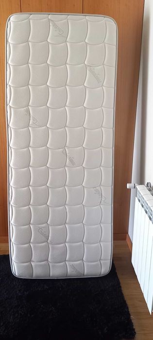 Colchao como novo _80x200cm/22 altura