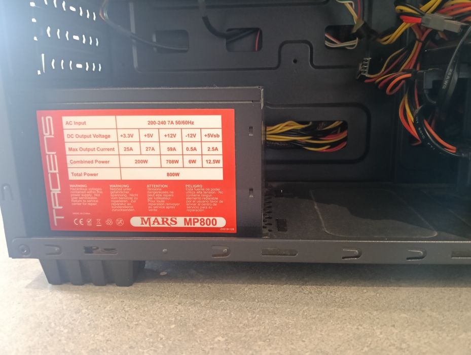 Vendo desktop sem GPU e Ram