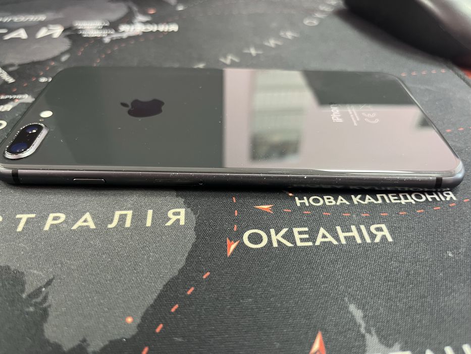 Продам iPhone 8 plus 64 gb