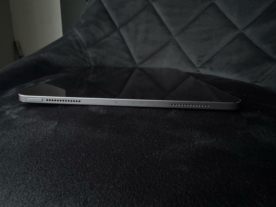 iPad Pro 11” 2018 Wi-Fi + Smart Keyboard Folio чохол-клавіатура