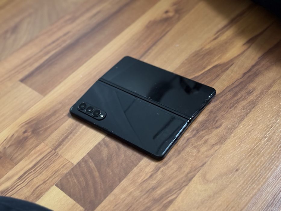 Samsung Galaxy Fold 3  5g 256 GB